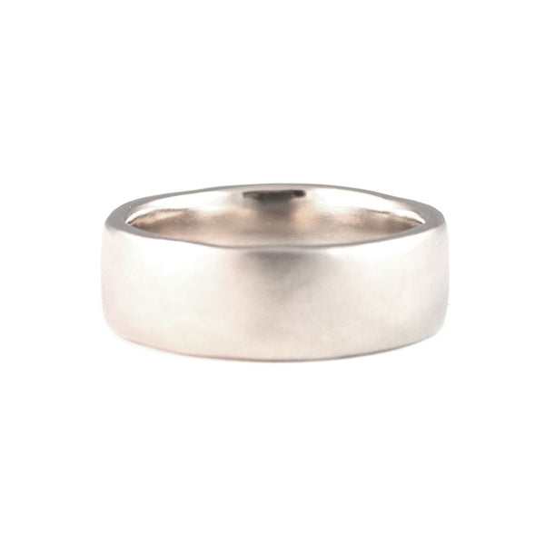 Custom Voluminous Wedding Ring
